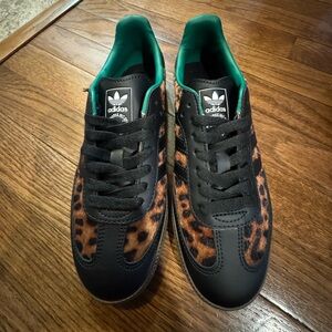 Leopard sneakers. Reps. Excellent quality,never worn. Fits like a 7.5